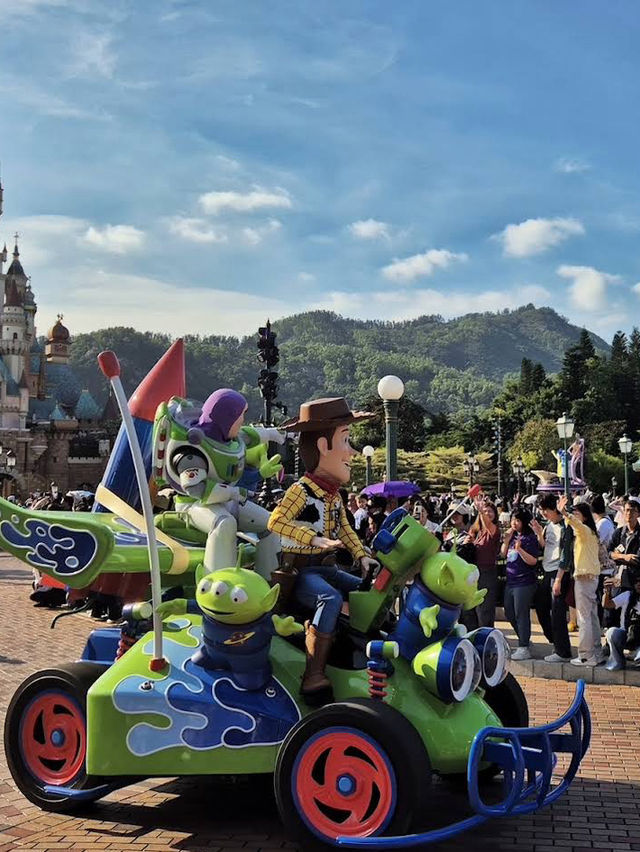 ✨ Theming, Detail, and Imagination Everywhere 🏰🎇