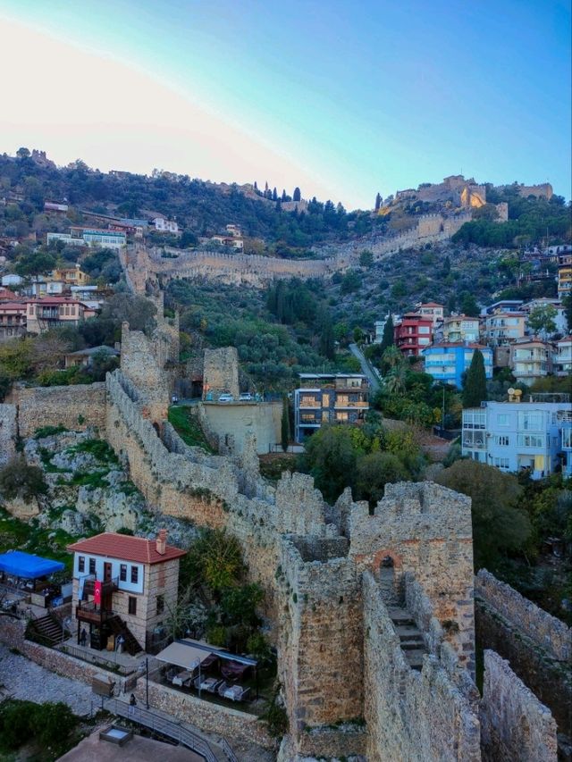 Walking the Medieval Walls of Alanya Castle: Route, Views, and Practical Tips