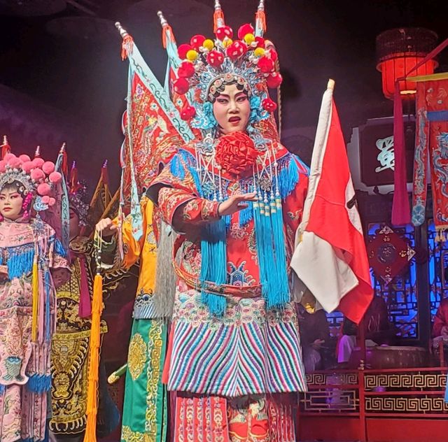 Mind-blowing Face Changing Act of the Sichuan Opera 