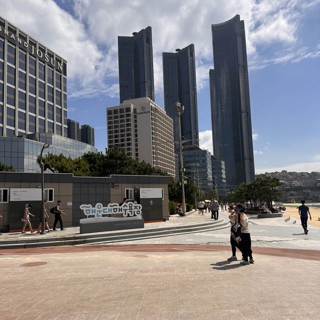 Busan’s best beach, Haeundae Beach 🏝️🌞🌊