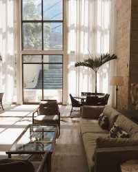 Elegance Redefined: Ritz-Carlton Coconut Grove's Stunning Lobby Lounge 🌟