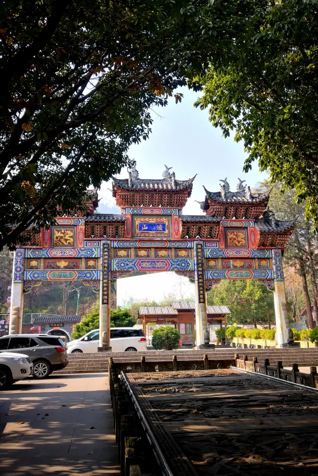 遊瀘山，寺廟、博物館、登山和靈猴