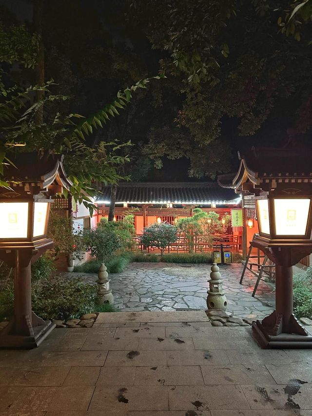 終於知道君王不早朝的原因了