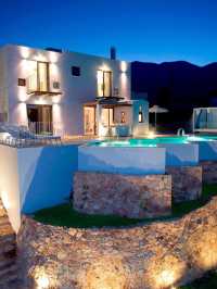 🌟✈️ Elounda's Luxury Oasis: Top Hotel Pick! 🏨🌊