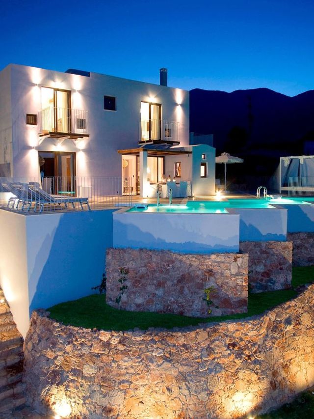🌟✈️ Elounda's Luxury Oasis: Top Hotel Pick! 🏨🌊