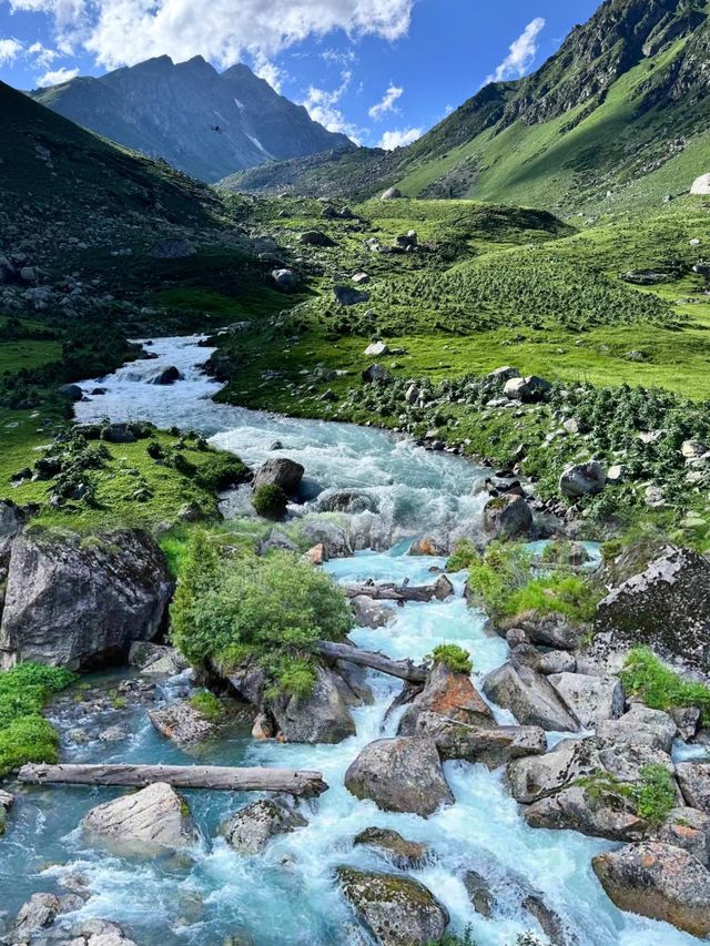 孟克特古道可算是新疆旅遊的頂級景點了吧。
