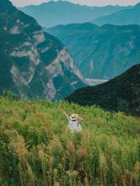 重慶周邊2小時野奢寶地，避世之旅 萬萬沒想到在距離重慶主城僅有兩個小時的巫山神女天路旁，居然隱藏著這。