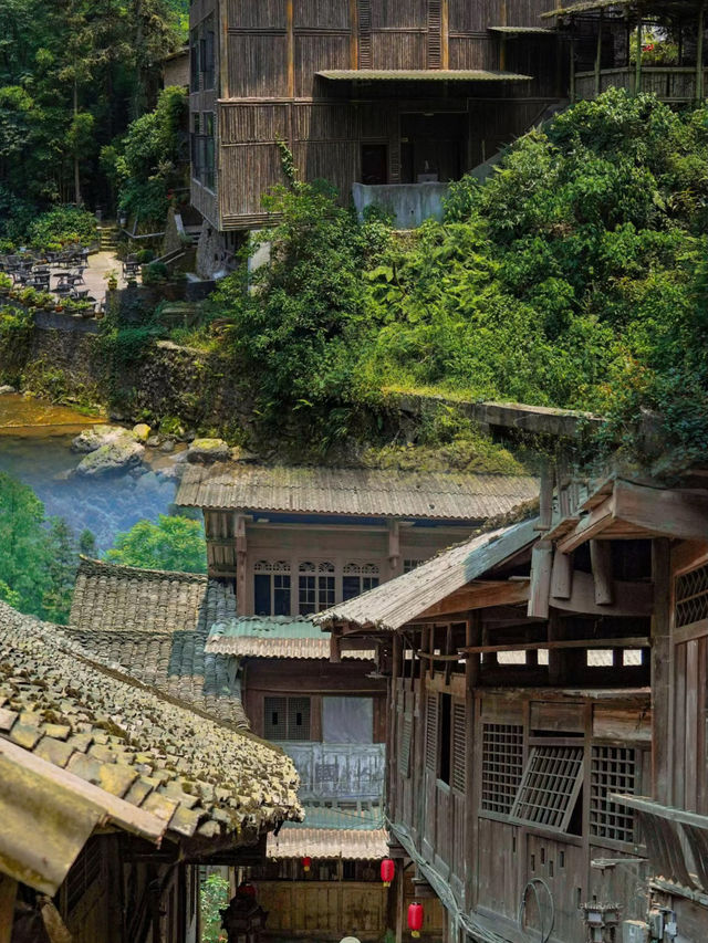 《千與千尋》裡的湯屋，原來藏在這座冷門古鎮。
