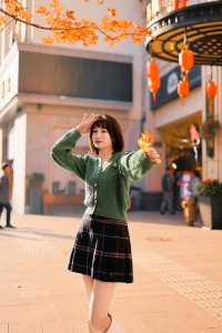 上海外灘賞楓葉快要紅了！！很有氛圍。