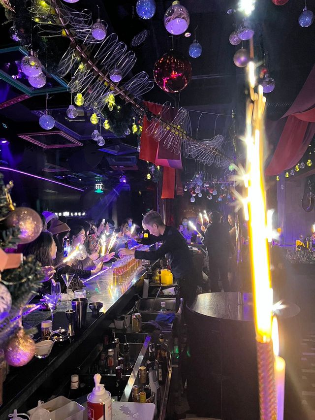 西安還是太超前了!居然在酒吧欣賞到了絕美鋼管舞! 西安還是太超前了!居然在酒吧欣賞到了絕美鋼管舞!