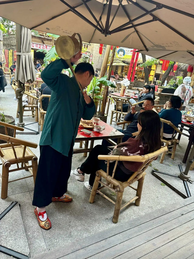 重慶·山城巷｜圍爐煮茶逛吃逛吃🍵