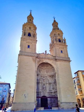 Logroño: A Step Along the Camino de Santiago 🚶‍♂️⛪