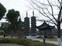 鎮龍三塔