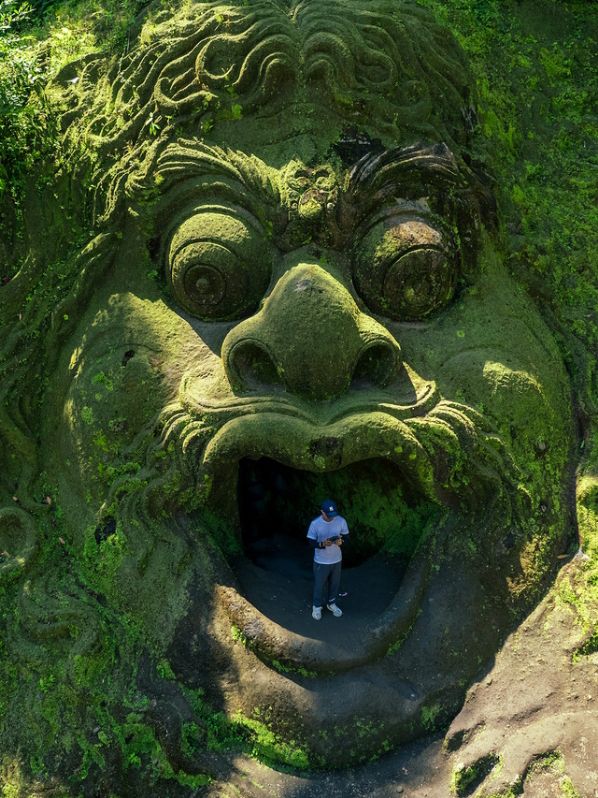 Ubud, Bali: Temple Run Adventure 🌿 Ubud, Bali: Temple Run Adventure 🌿