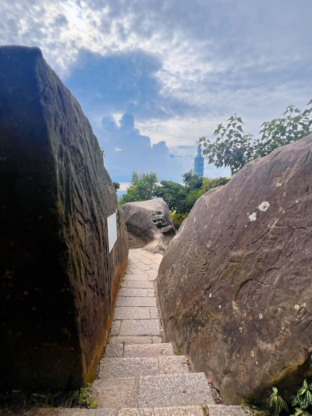 ⛰️ 🐘 Elephant Mountain Views in Taipei