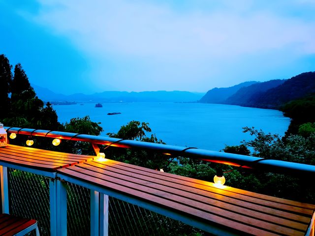 富春江畔星舟咖啡館！坐進森海看雲卷雲舒