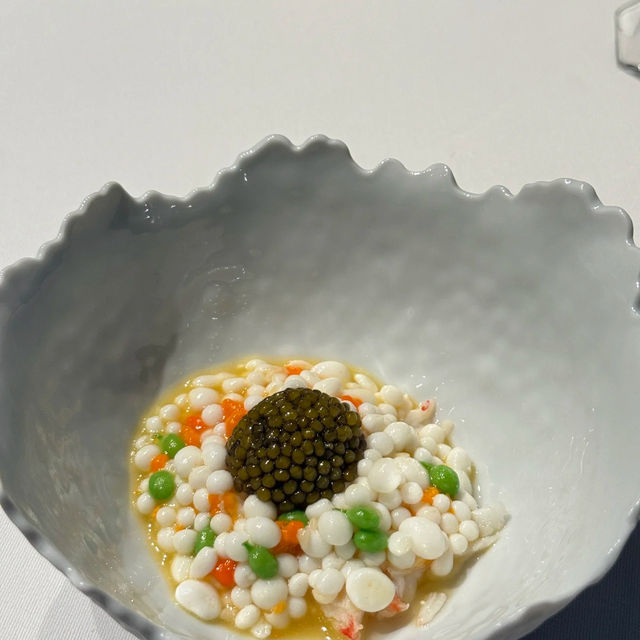 🇲🇴｜體驗澳門唯一米其林，吃飯才能看得Kaws 天颐餐厅