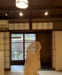 日本・150年歷史的傳統町屋中欣賞古董