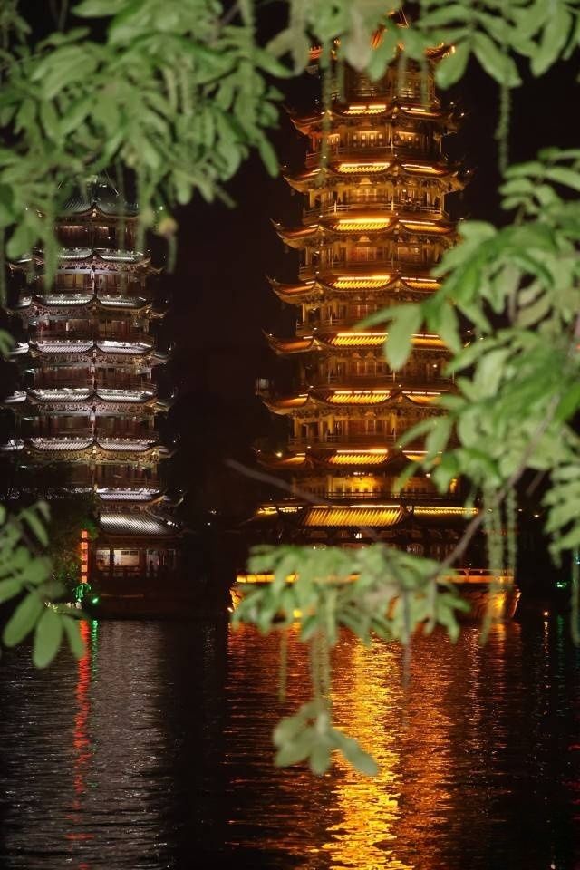 桂林日月雙塔｜闖入絕美夜景畫卷，真係靚到癲啊！