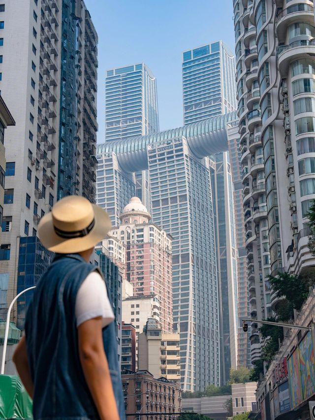 為咗呢組相，我特登飛咗趟重慶。