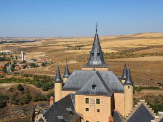 Alcazar of Segovia: Lâu đài Bạch Tuyết ngoài đời thực