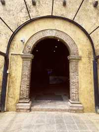 🏛️ Galle Maritime Museum: Where Chinese Porcelain Meets Ocean Legends! 🌊