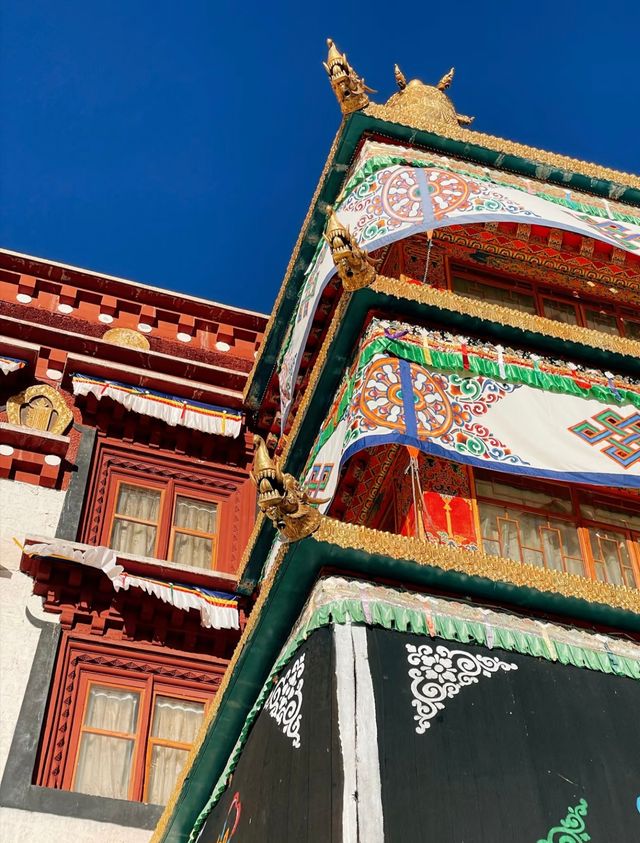 理塘千戶藏寨：在天空之城尋找丁真的世界