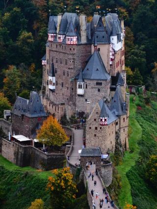 중세 시대로의 시간 여행 필수 방문지