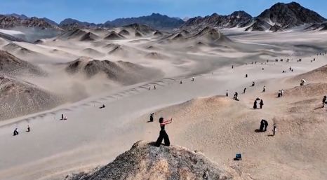 冬遊西北—青甘環線冬季六日遊察爾汗鹽湖