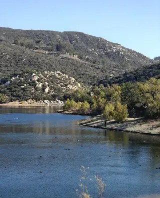 Potato Chip Rock หนึ่งในจุดเดินป่าที่สวยงามที่สุดสำหรับการถ่ายภาพในซานดิเอโก