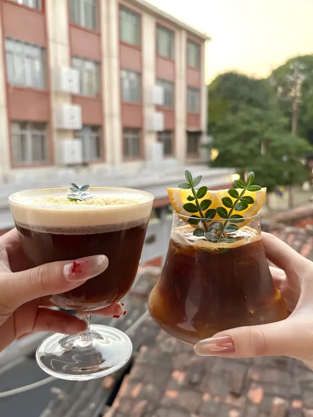 泉州新的!!古厝裡的紅聖誕樹太好拍啦 泉州新的!!古厝裡的紅聖誕樹太好拍啦