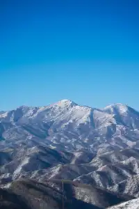 北京之巔的風雪浪漫東靈山徒步攻略