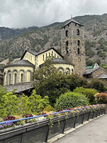山の芸術的な雰囲気⛰️ | Trip.com アンドラ