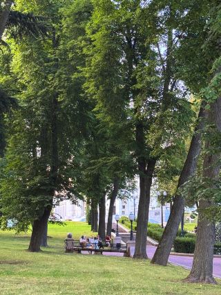 Minsk | hidden gem in the city center: Yanko Kupala Park