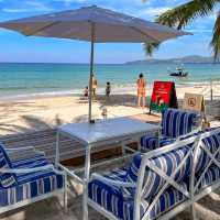 คาเฟ่สตาร์บัคริมทะเล 
ริมหาดบางเทา ภูเก็ต 