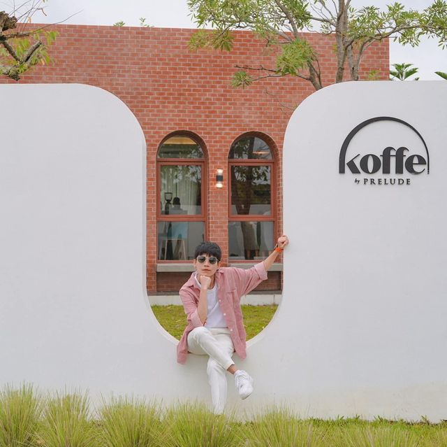 Koffe.Coffeebar  คาเฟ่สไตล์โมเดิร์นอังกฤษ