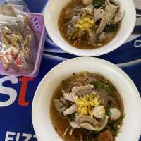 ก๋วยเตี๋ยวหมูต้มยำตำลึงหน้าวัง ของอร่อยหัวหิน 😋