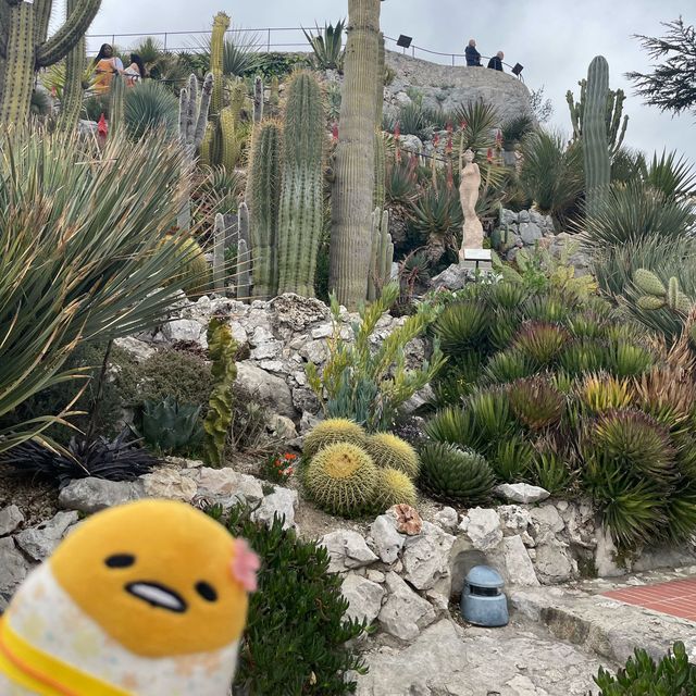 充滿仙人掌和女人雕像嘅花園🌵南法必去Eze小鎮😝
