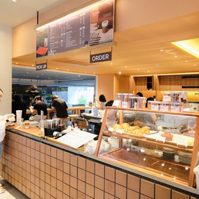 Roots at Ratchathewi คาเฟ่ทำเลดี ติด BTS ราชเทวี 