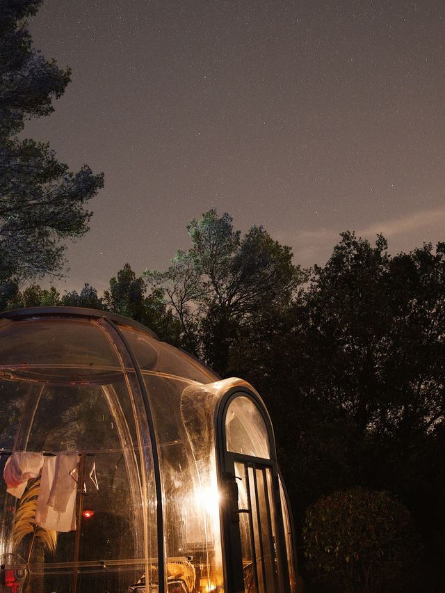 沉睡在南法森林的泡泡中🫧 位於馬賽的Attrap'Rêves Bubble Hotel