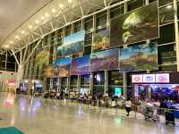 ベトナム　ベトナム観光　ハノイ　ノイバイ国際空港　国際線ターミナル内は土産店、カフェが充実！