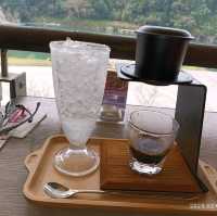 碧潭水灣湖邊享受午餐或晚飯