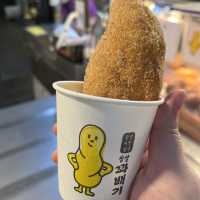 【韓国ソウル・広蔵市場】行列に並んでも食べたいねじりドーナツ「サプチャルクァベギ」