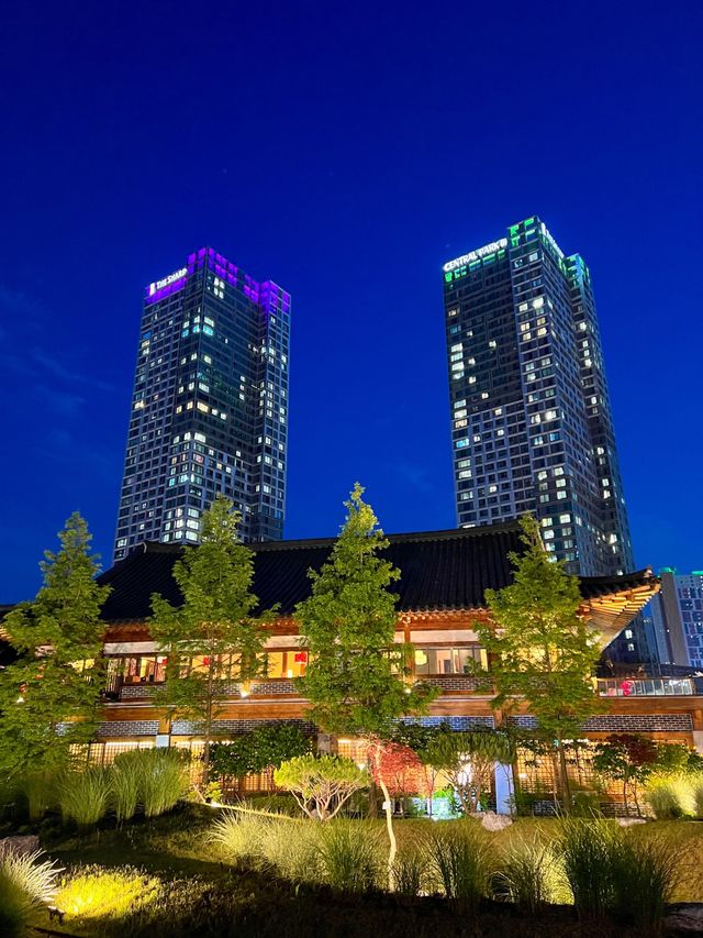 야경이 더욱 멋진 송도 한옥마을
