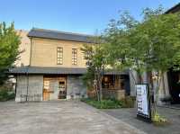 山梨・甲府。甲府駅前のレトロな雰囲気のモール『甲府夢小路』と『時の鐘』奥には『小さな蔵の美術館』あります。