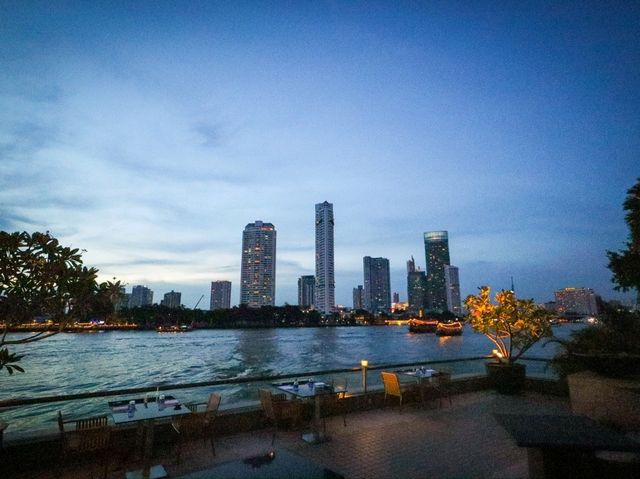ดินเนอร์บุฟเฟ่ต์ วิวแม่น้ำเจ้าพระยา