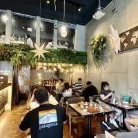 「美食餐廳，口味好極了！」