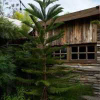 Yellowstone Bar & Grill 🌲