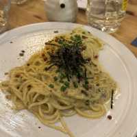 곡선형 천장 인테리어가 매우 맘에드는 연남동 맛집 !