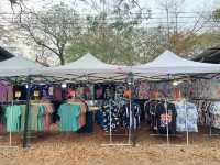ตลาดนัดเก่าแก่ : ตลาดนัดวันอาทิตย์